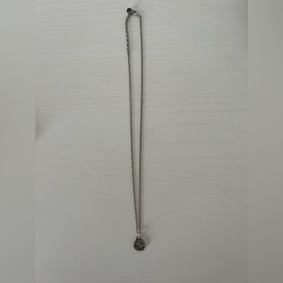 Gucci G Necklace - Picture 2 of 4